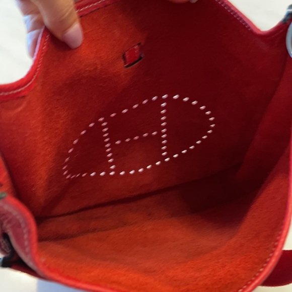 Messenger bag. Red pebbled genuine leather bag. - Picture 6 of 10